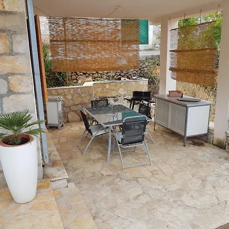 Masha Brac Apartment Bobovisca