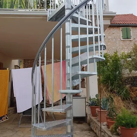 Masha Brac Bobovišća